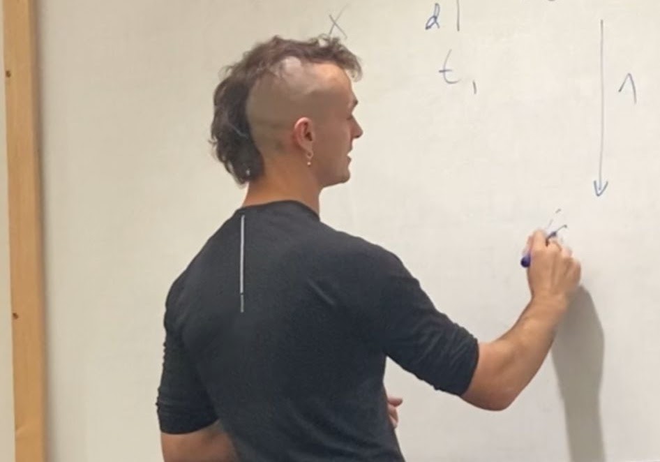 Headshot of Kelly Mags
