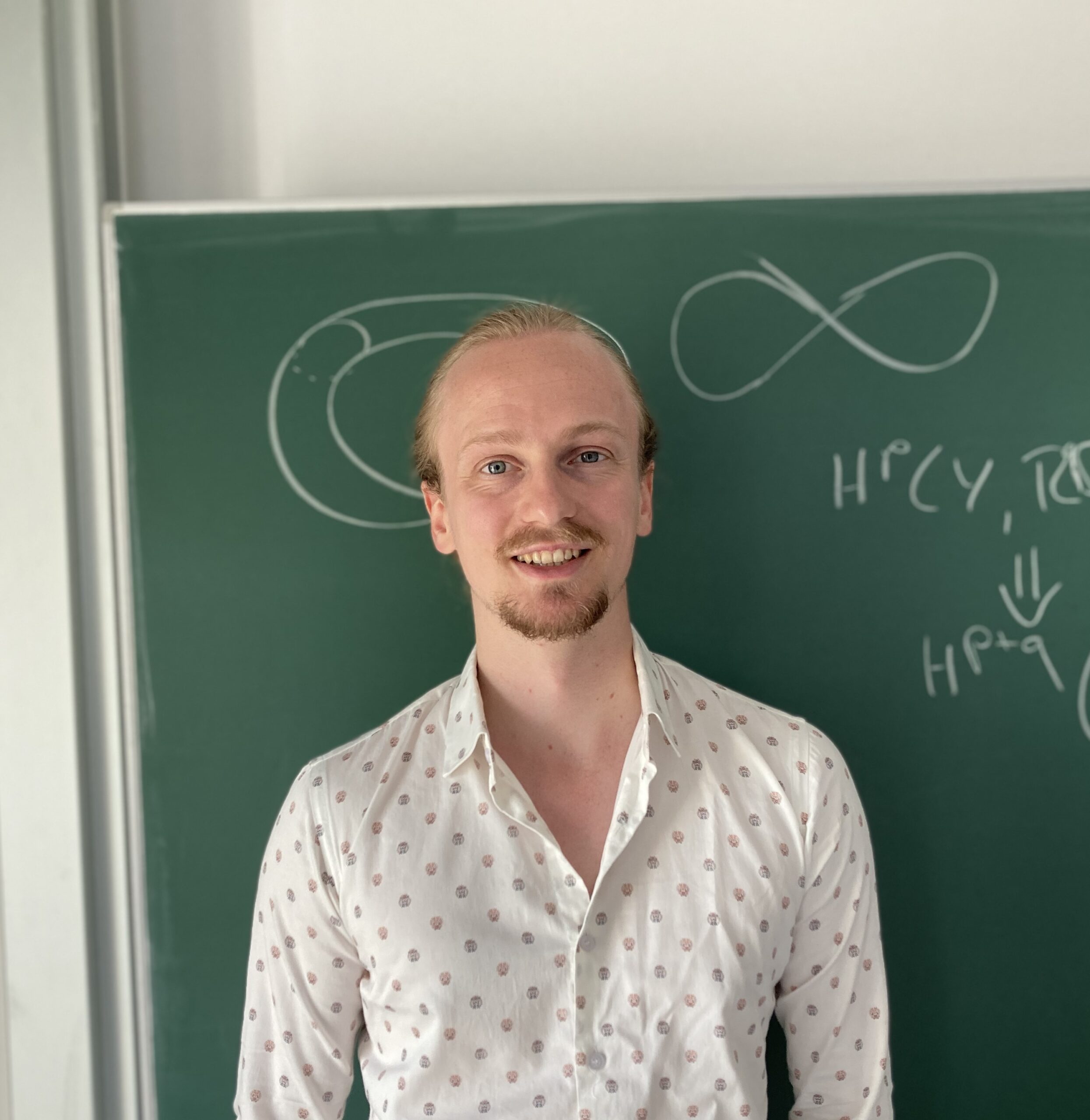 headshot photo of Lukas Waas 